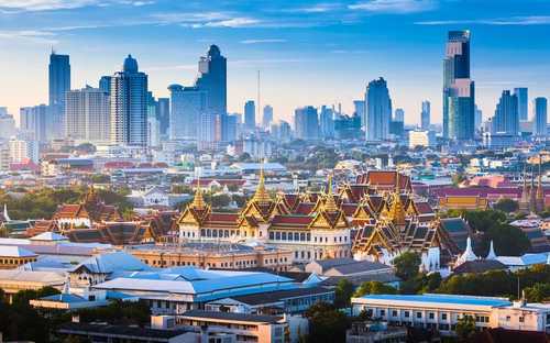 Autobús descapotable en el Gran Palacio de Bangkok